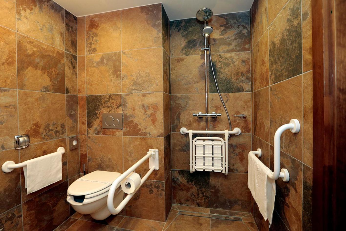 Hotel Cascade Resort & Spa Demjén Стая снимка
